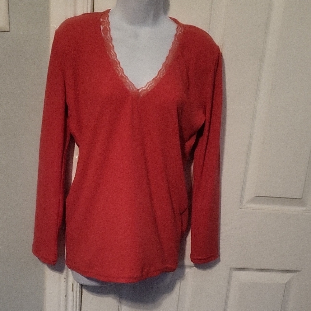 NWT Women's Raspberry  V-Neck Lace Trim Maternity Top